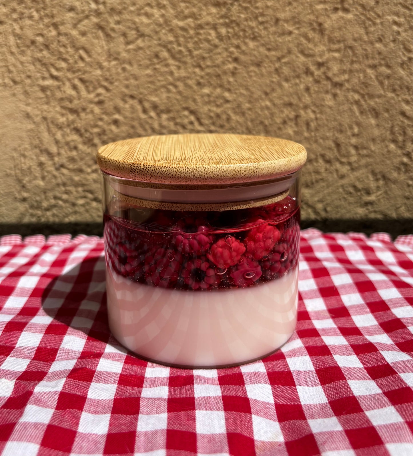 Raspberry cheesecake candle